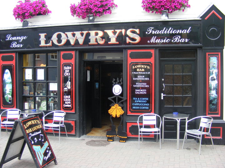 lowrys_bar_clifden